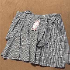 Boohoo Black and White Plaid Mini Skirt